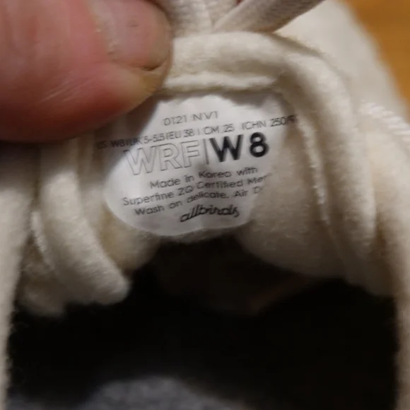 ALLBIRDS White Teddy Bear Wool Sneakers, size 8 - Picture 7 of 8